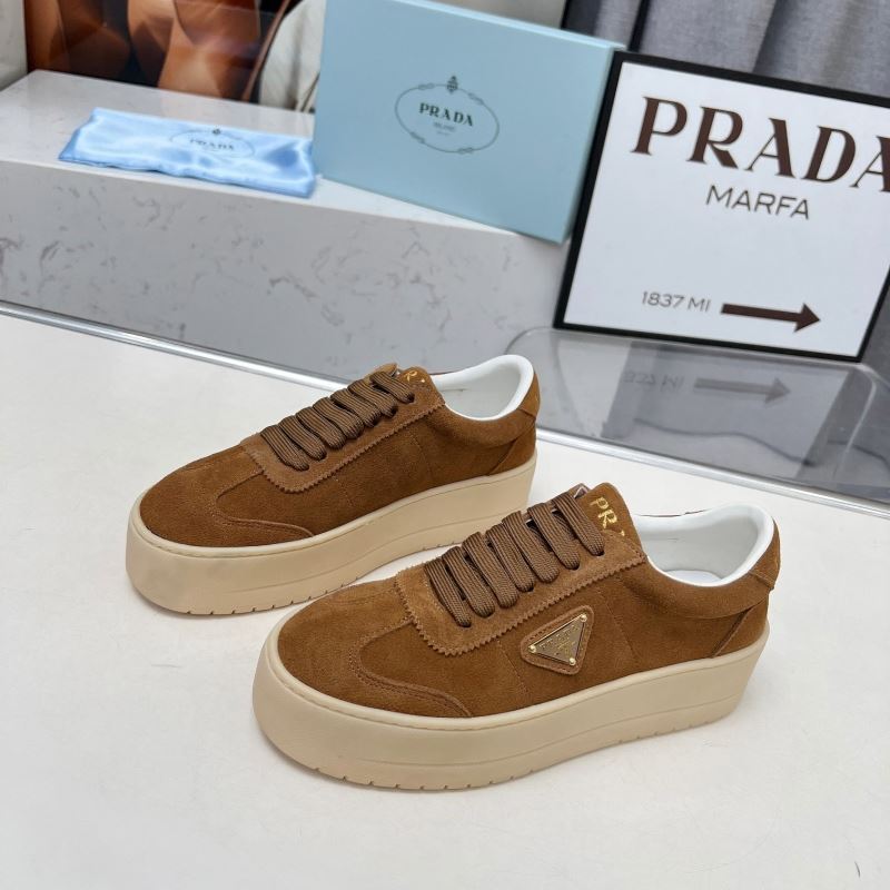 Pra*a casual shoes